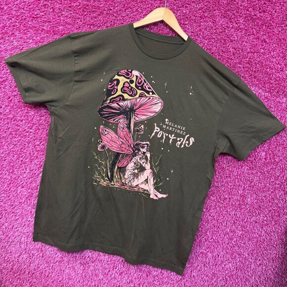 Melanie Martinez Portals Mushroom Pixie Electro-Pop Tee XXL - Picture 3 of 4